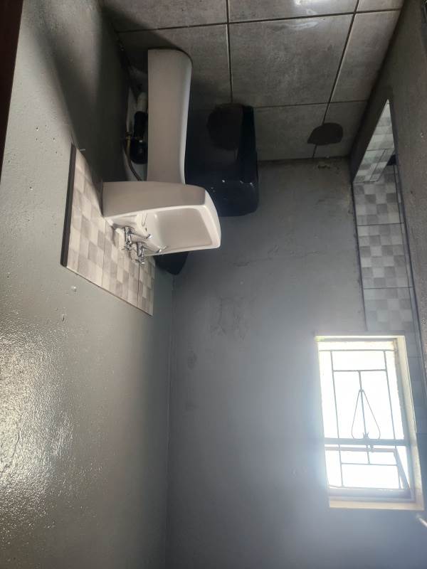 12 Bed House in Tembisa photo number 18