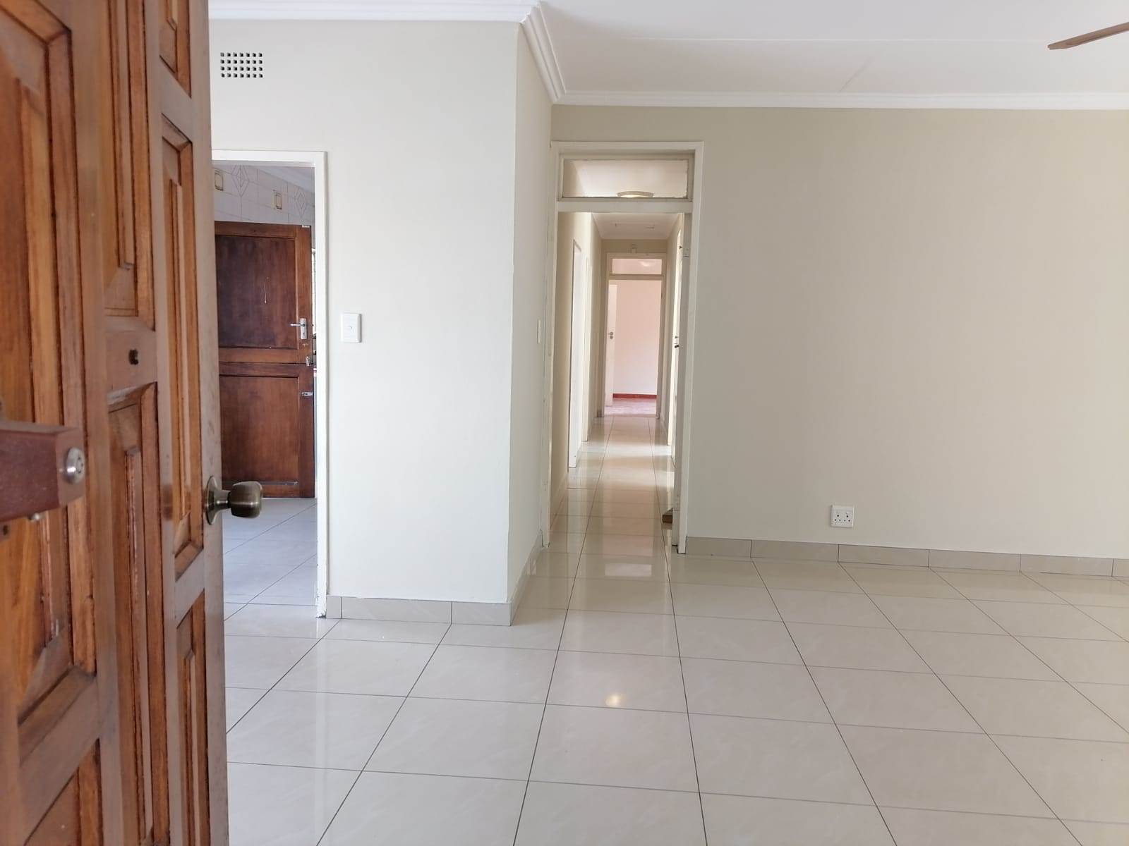 4 Bed House in Lenasia South photo number 9