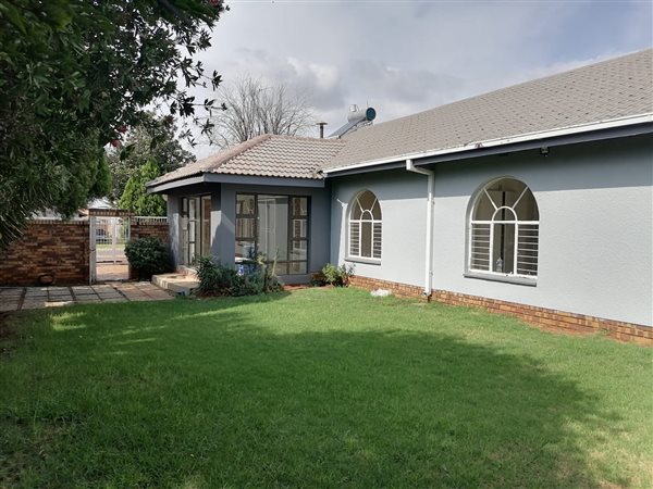 4 Bed House in Lenasia South