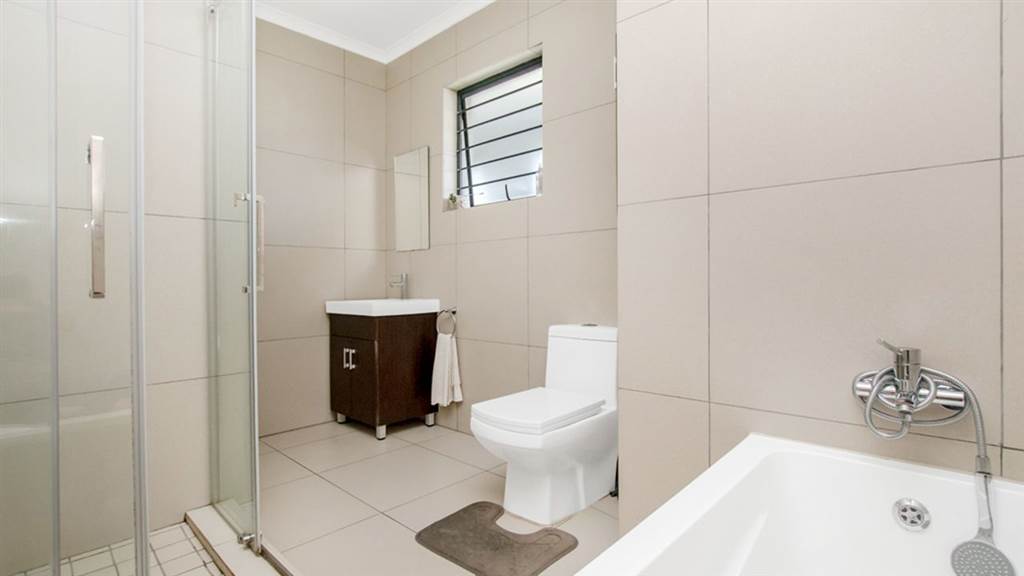1 Bed Apartment in Erand Gardens photo number 21