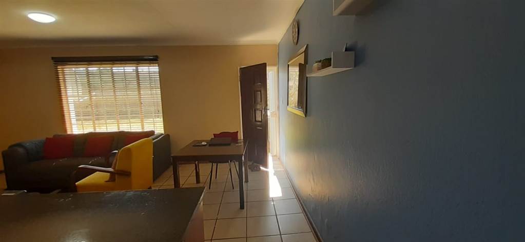 3 Bed Townhouse in Roodepoort West photo number 2
