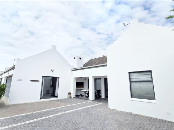 3 Bedroom House 3 Bedroom House