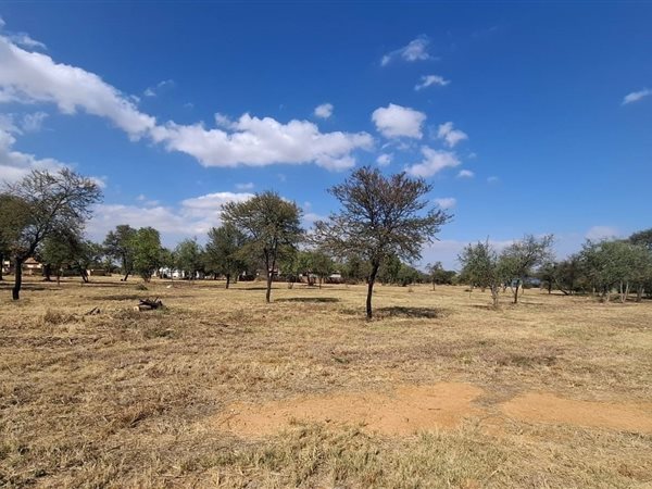 832 m² Land