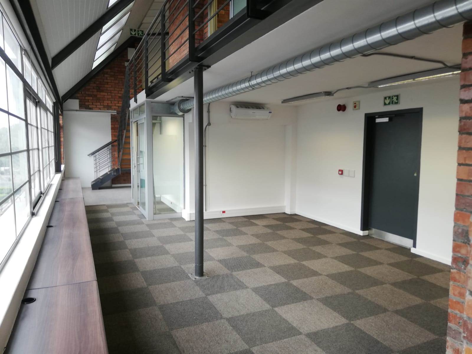 242  m² Office Space in Greenpoint photo number 1
