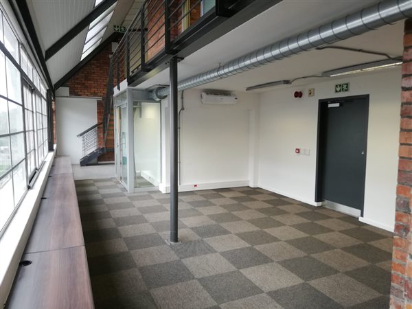 242  m² Office Space in Greenpoint