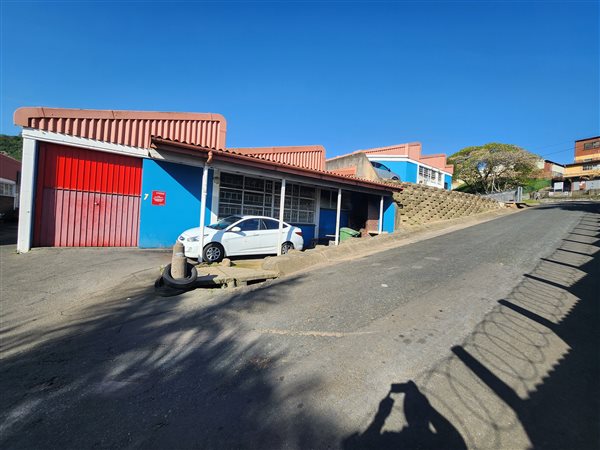 202  m² Commercial space in Queensmead Industrial