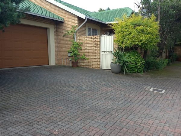 3 Bedroom Townhouse 3 Bedroom Townhouse