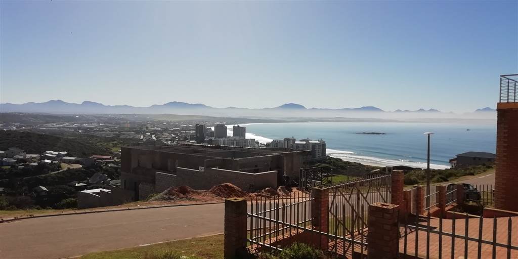 5 Bed House in Mossel Bay photo number 5