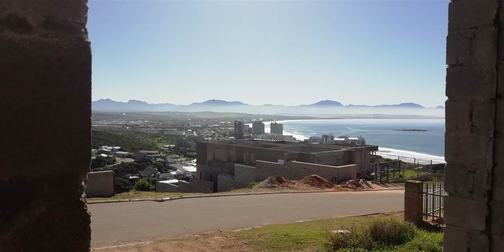 5 Bed House in Mossel Bay photo number 14