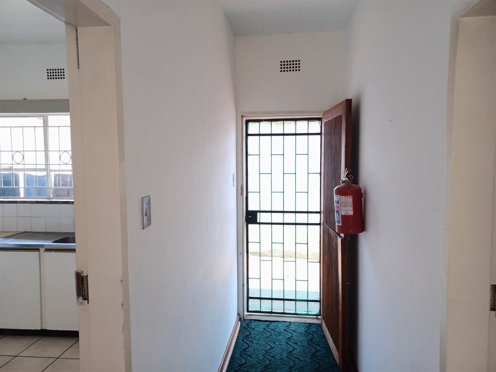 2 Bed Apartment in Parys photo number 16