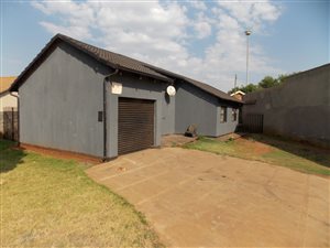 3 Bed House in Vosloorus South