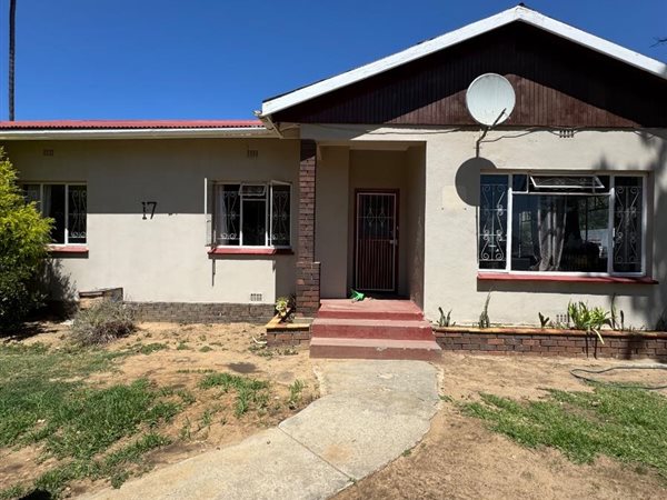 4 Bedroom House 4 Bedroom House
