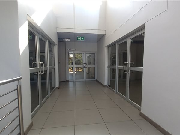 114  m² Commercial space