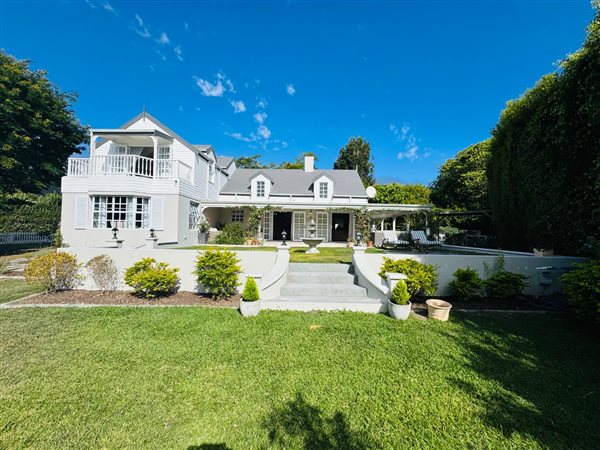 4 Bedroom House 4 Bedroom House