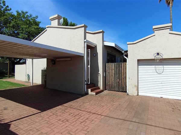 3 Bed Townhouse in Sunward Park