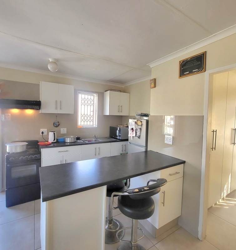 1 Bed Townhouse in Mt Edgecombe photo number 3