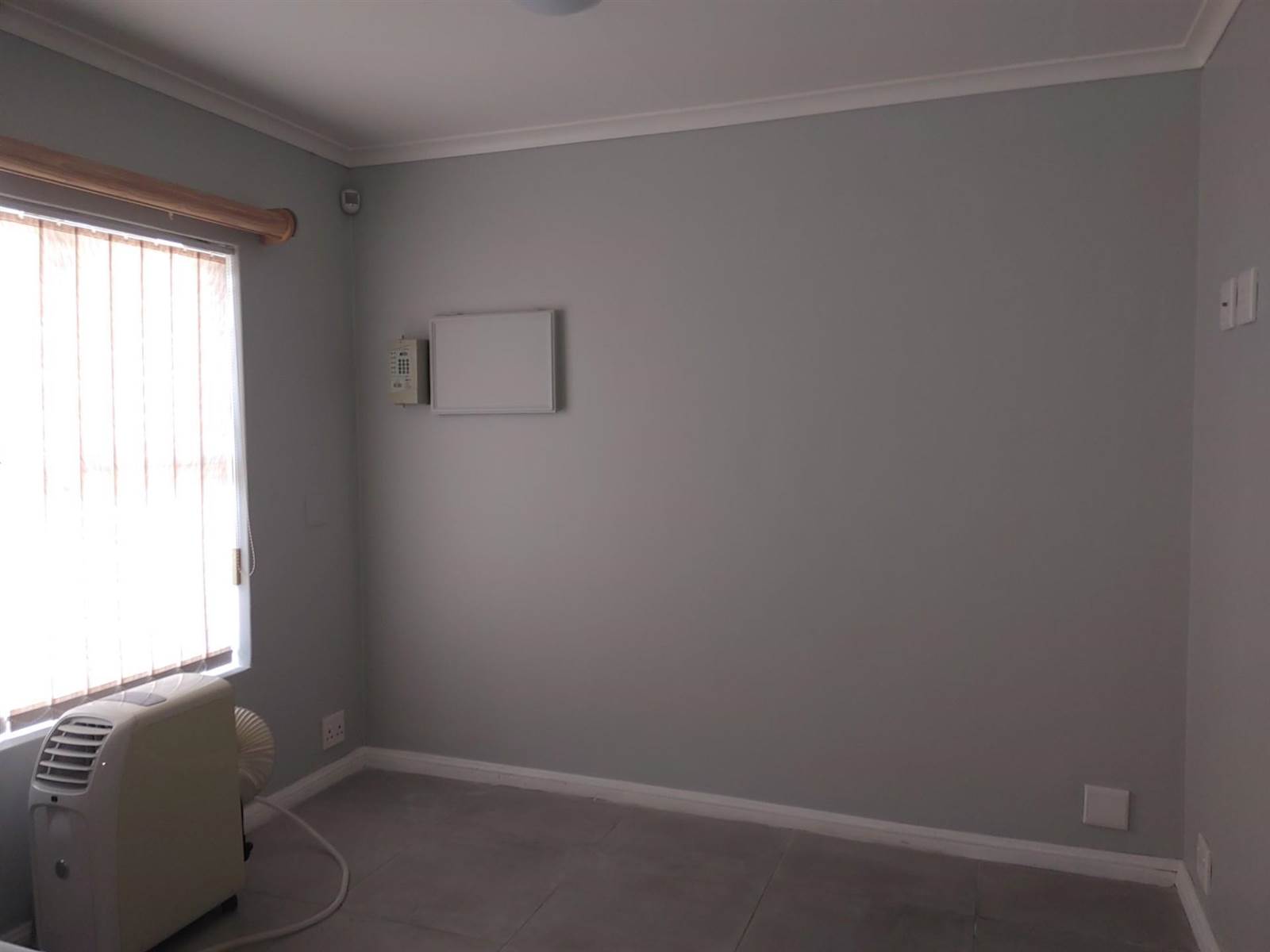 1 Bed Flat in Durbanville Central photo number 5