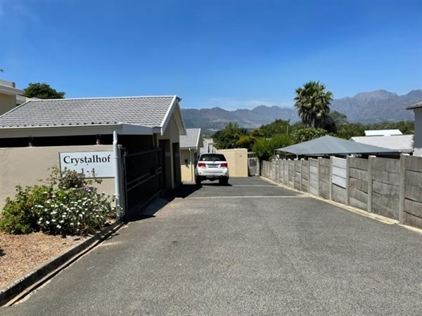 3 Bedroom Duplex 3 Bedroom Duplex