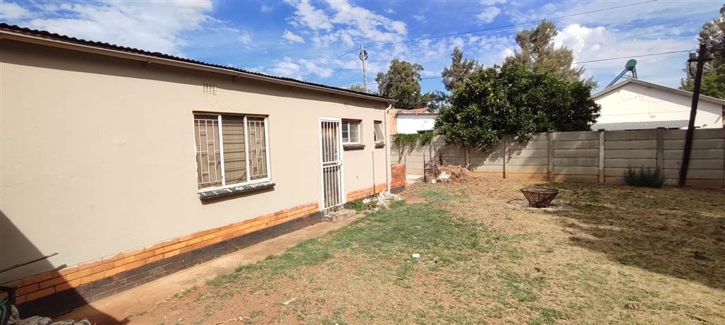 2 Bed House in Stilfontein photo number 16