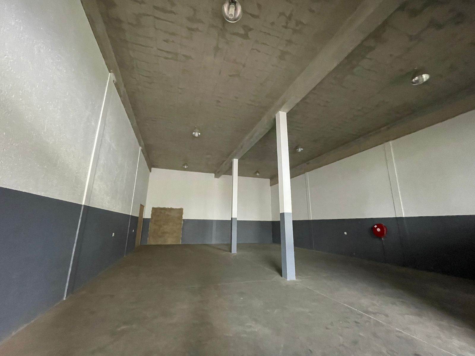 378  m² Industrial space in Pomona photo number 3