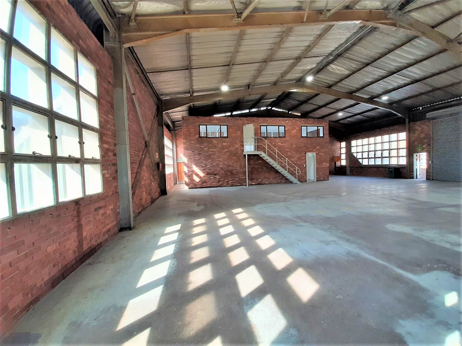 410  m² Industrial space in New Germany photo number 4