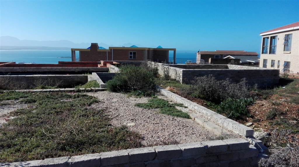 4 Bed House in Mossel Bay photo number 16