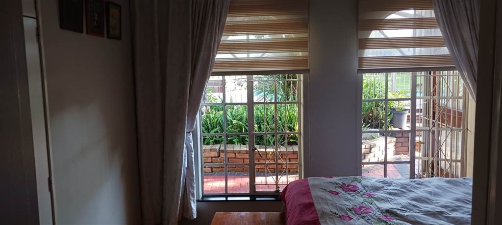 4 Bed House in Meredale photo number 27
