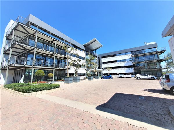 272  m² Office Space
