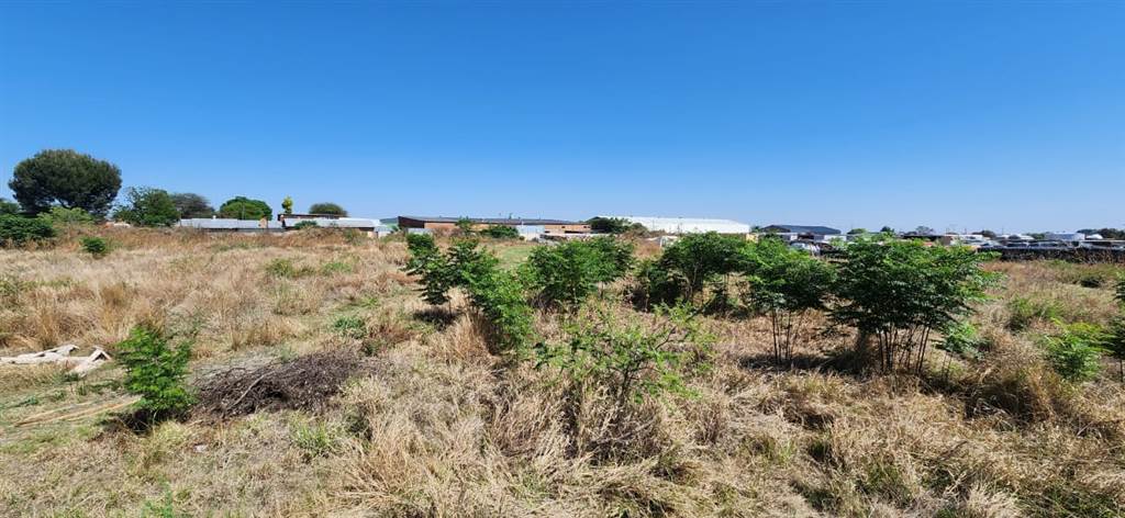 1.1 ha Land available in Derdepoort photo number 1