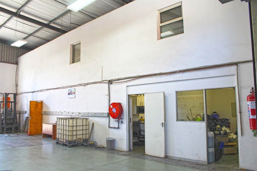 440  m² Industrial space in Umbilo Industrial photo number 11