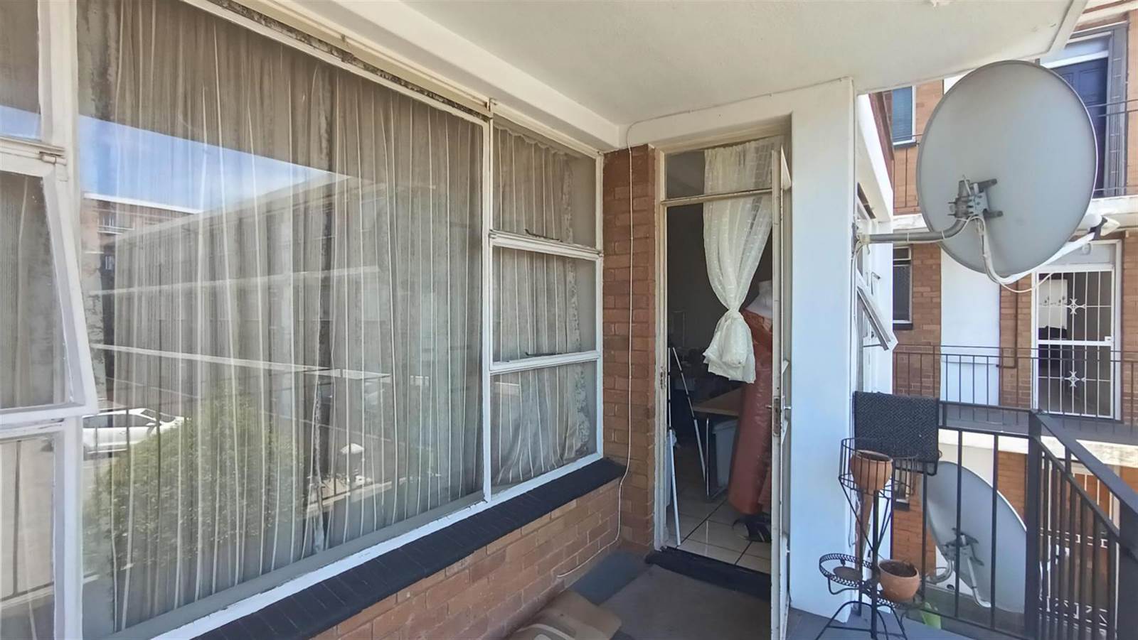 2 Bed Townhouse in Rosettenville photo number 11