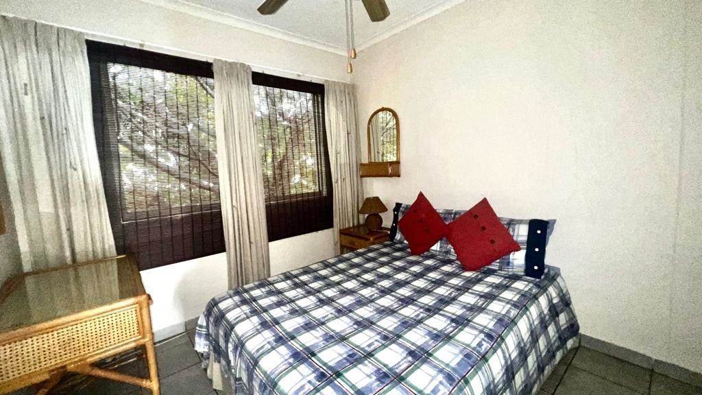 3 Bed Apartment in Uvongo photo number 27