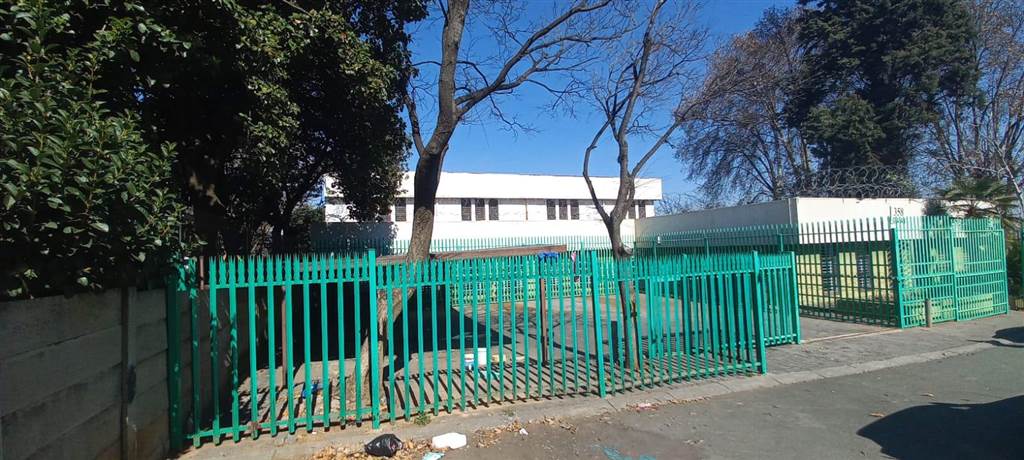 700  m² Industrial space in Jeppestown photo number 1