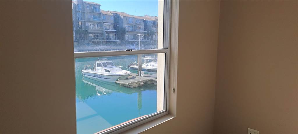 2 Bed Apartment in St Francis Bay photo number 15