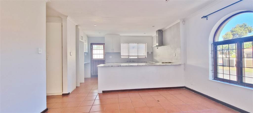 4 Bed House in Flamingo Vlei photo number 14