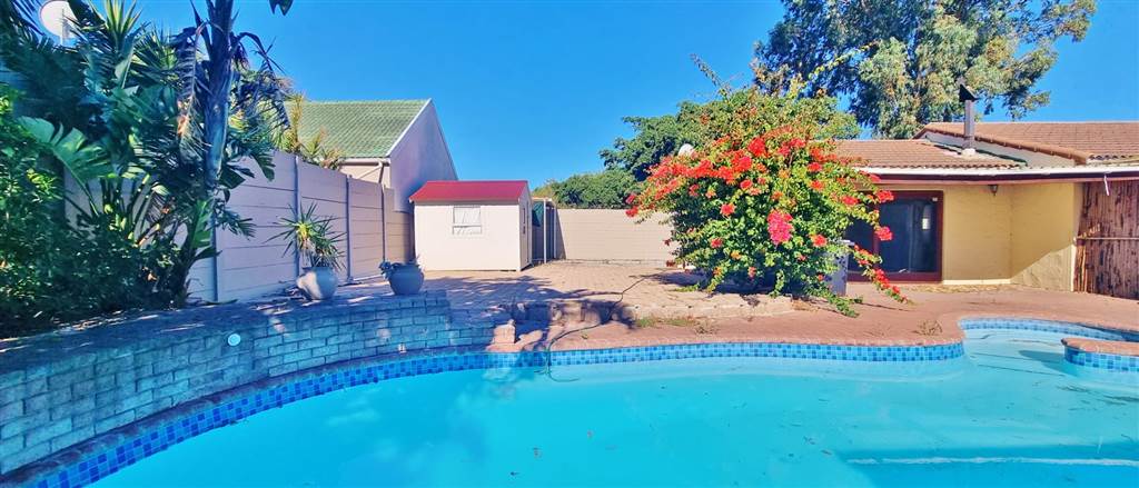 4 Bed House in Flamingo Vlei photo number 28