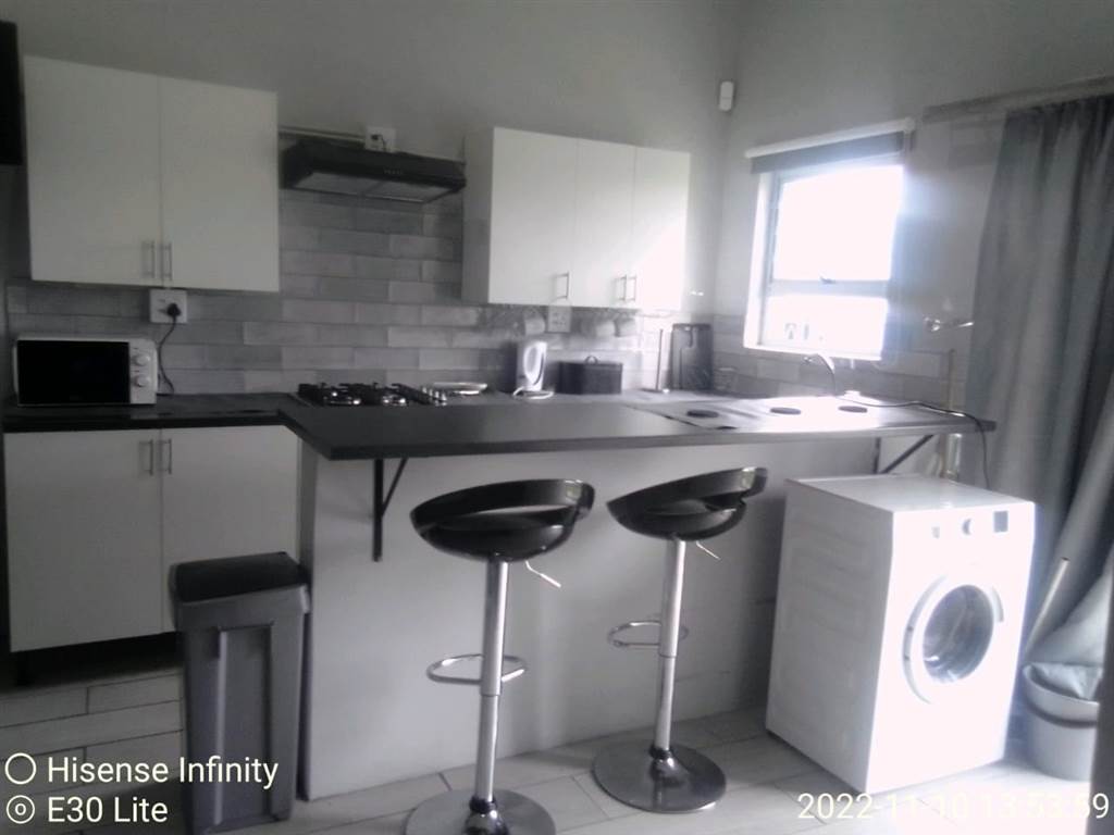 1 Bed Apartment in King Williams Town photo number 2