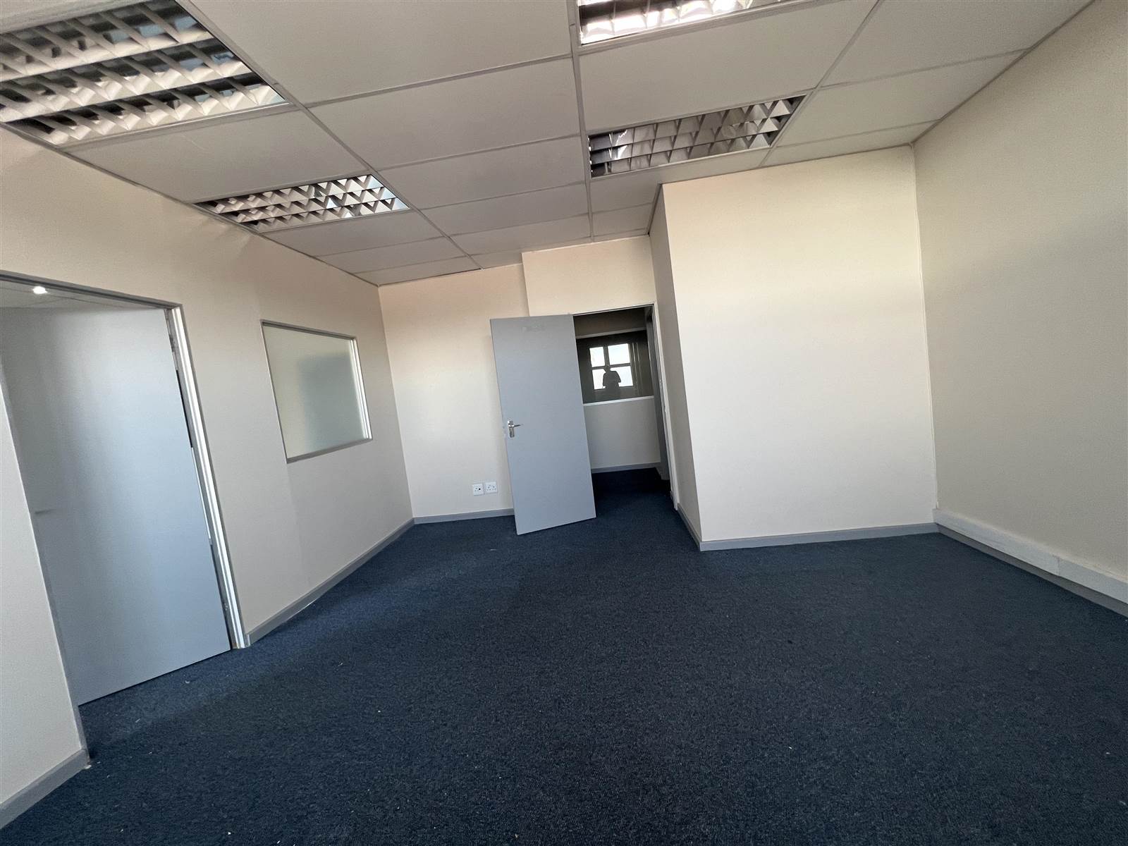 100  m² Commercial space in Milnerton photo number 2
