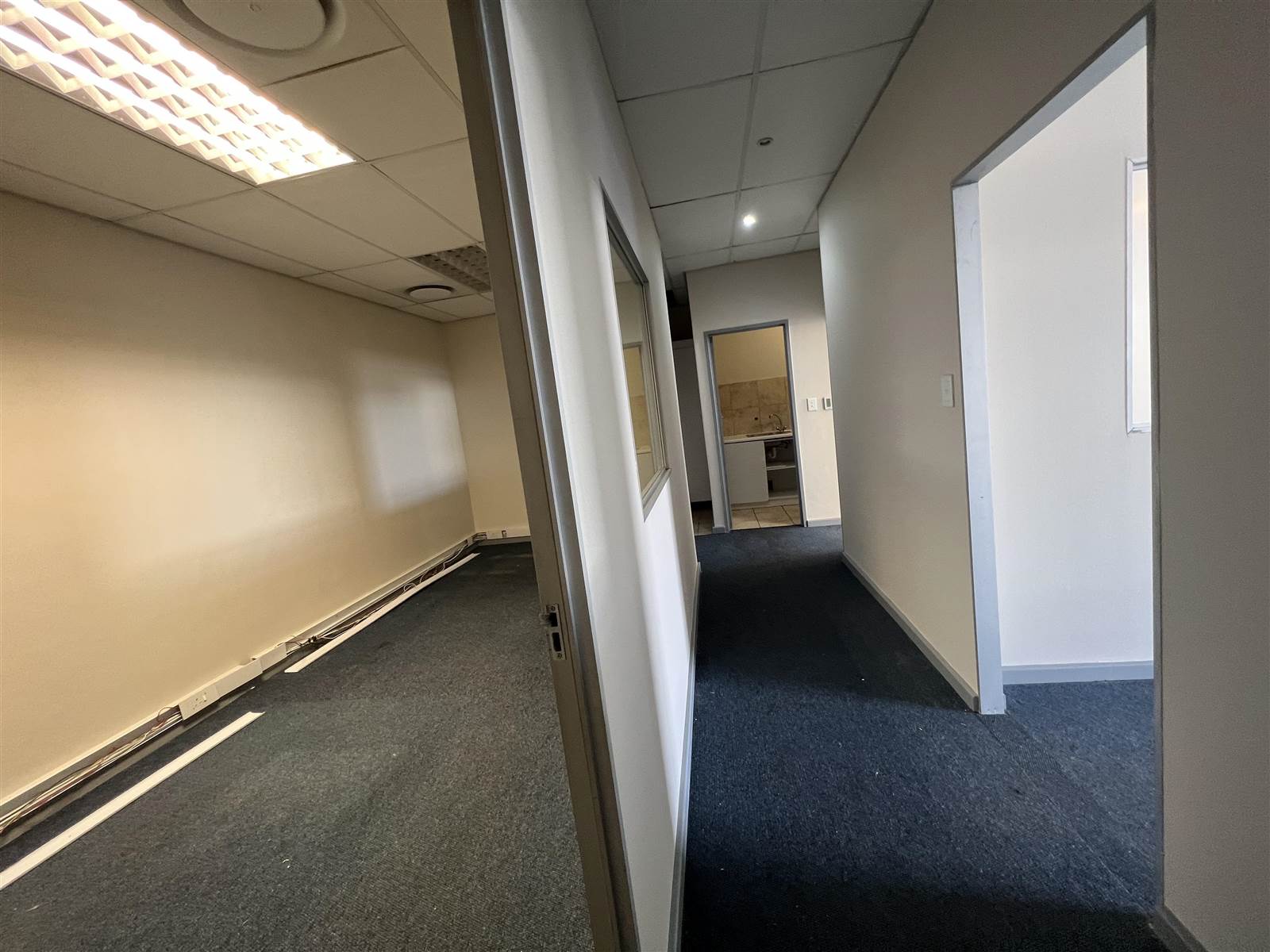 100  m² Commercial space in Milnerton photo number 5