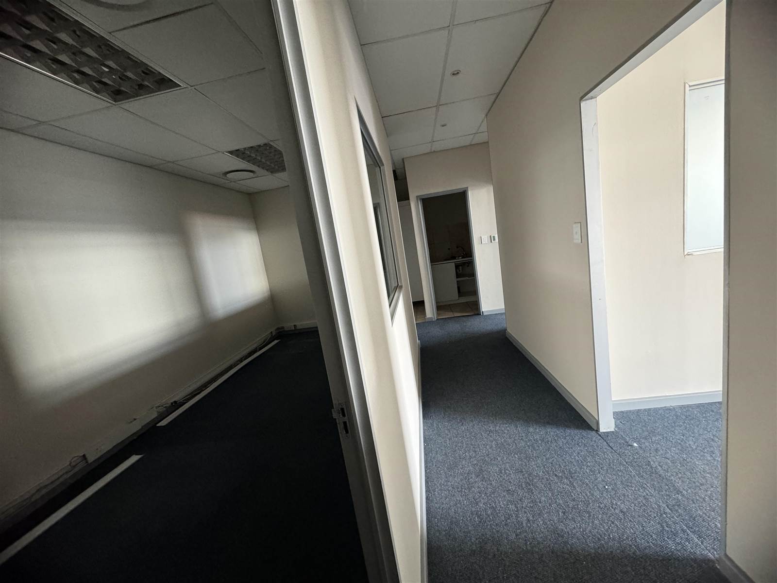 100  m² Commercial space in Milnerton photo number 14