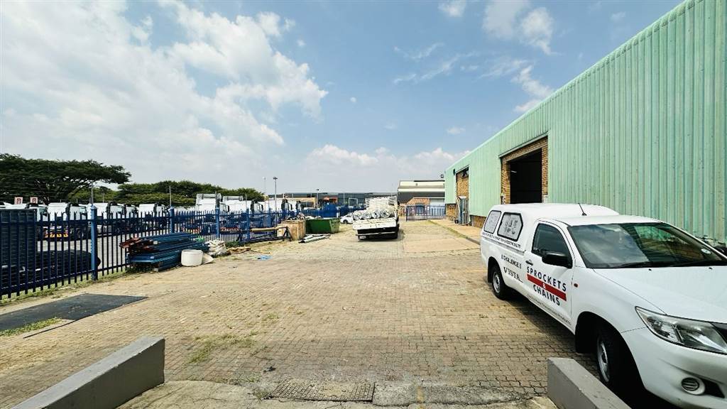 1694  m² Industrial space in Rooihuiskraal photo number 22