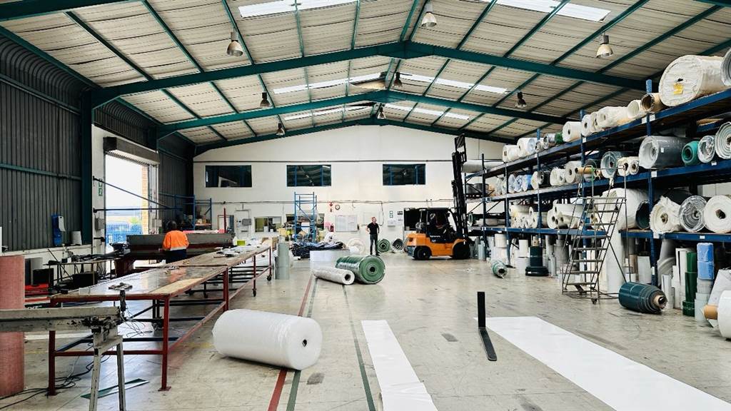 1694  m² Industrial space in Rooihuiskraal photo number 7