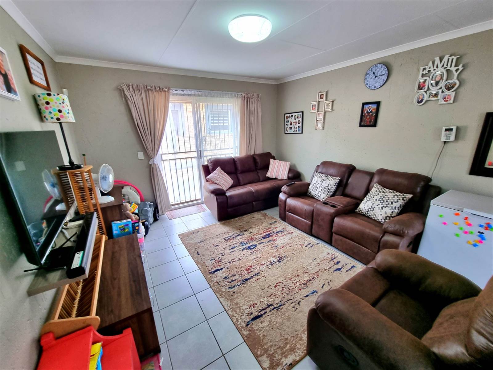 3 Bed Townhouse in Wilgeheuwel photo number 13