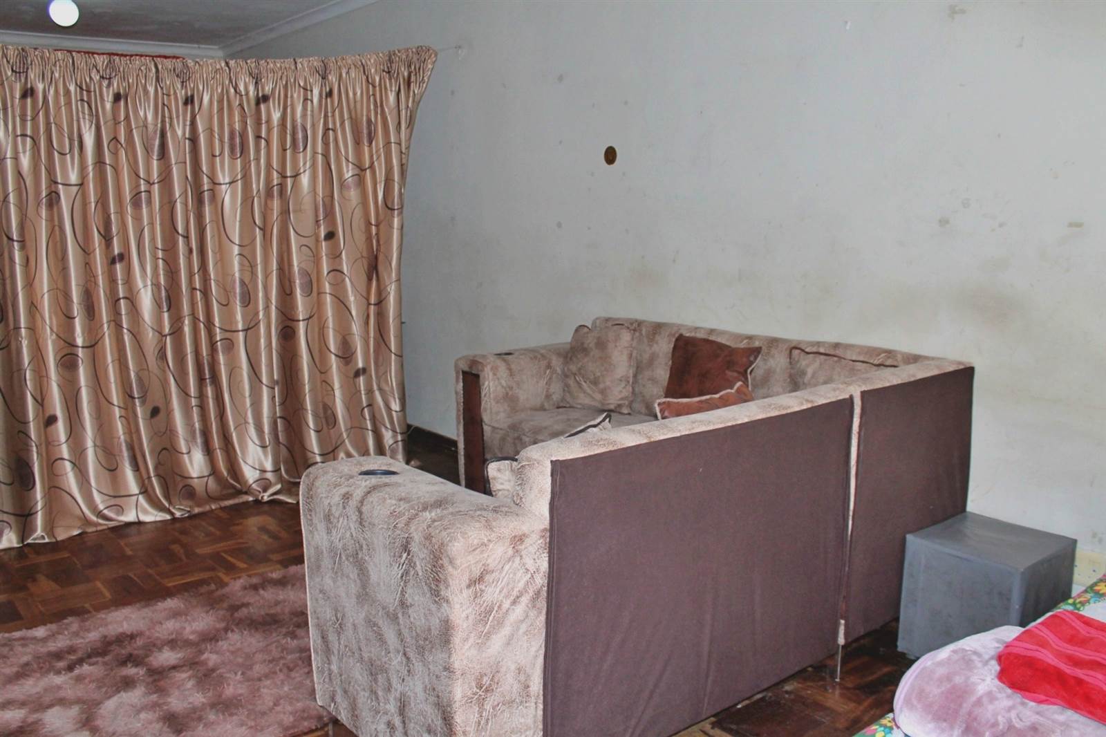2 Bed Apartment in Port Elizabeth Central photo number 10