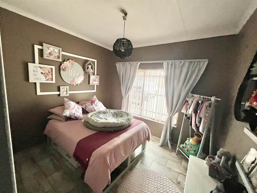 3 Bed Townhouse in Kriel photo number 12