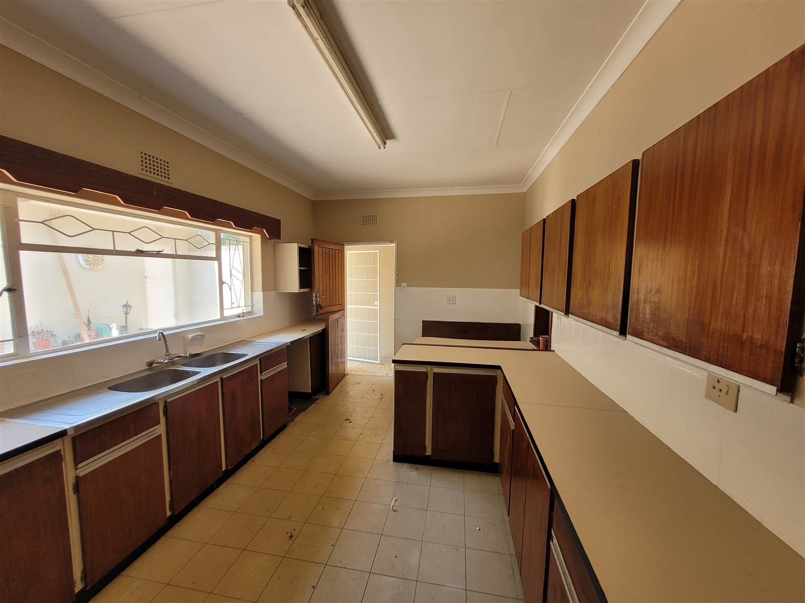 6 Bed House in Piet Retief photo number 14