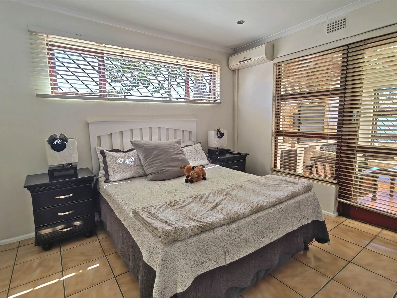 4 Bed House in Edgemead photo number 13