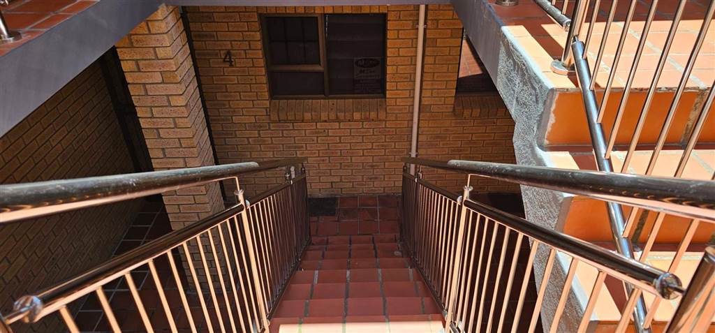 2 Bed Apartment in Mossel Bay Central photo number 20