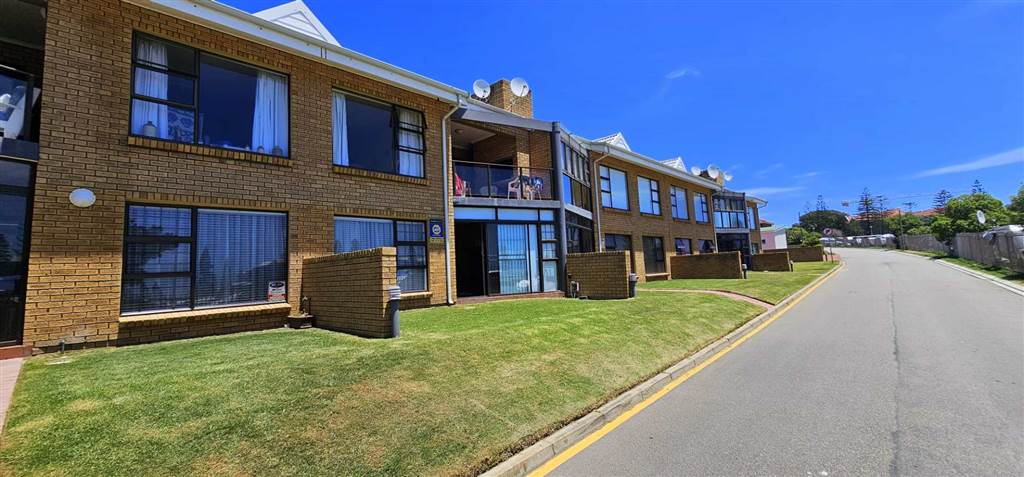 2 Bed Apartment in Mossel Bay Central photo number 23