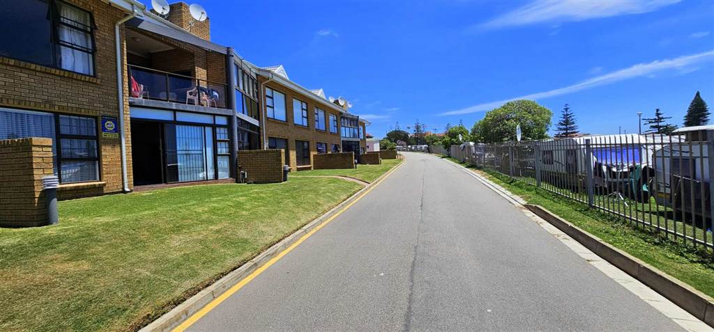 2 Bed Apartment in Mossel Bay Central photo number 28